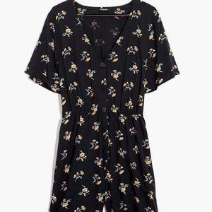 NWT Madewell button-front day romper in daisies